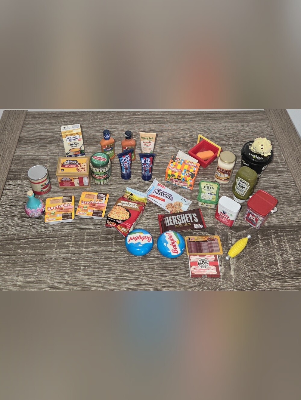Lot of 25+ Zuru Mini Brands  Lunchables, Icee Squeeze, Zesty Italian, Babybel SE